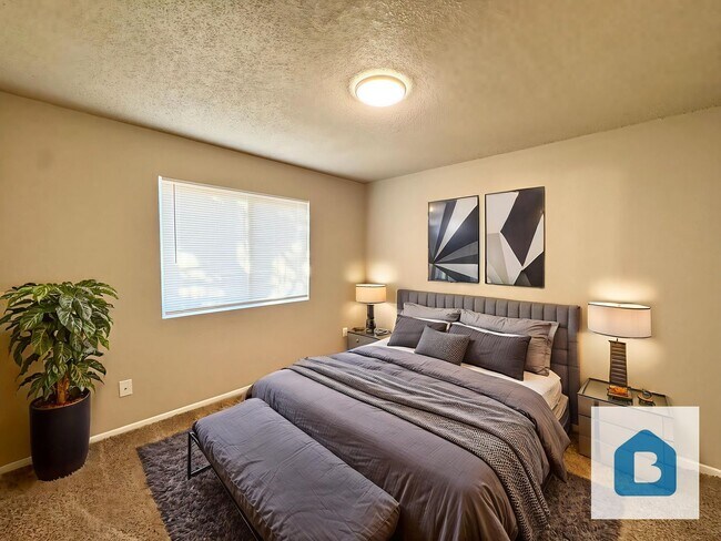 Building Photo - 2 Bedrooms with Private Bathrooms | Walk-In Closets | Laundry Hookups