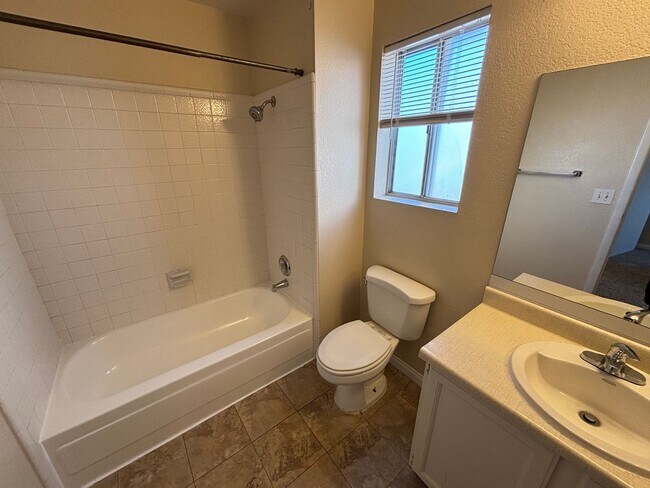 Building Photo - Spacious 3BED/3BATH Two story home located...