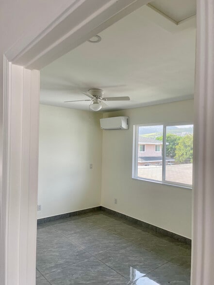 Building Photo - 918 8th Ave