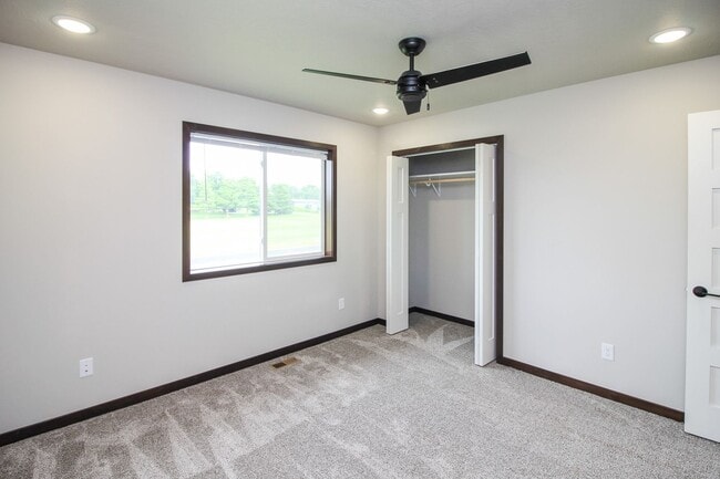 Building Photo - Beautiful 3 bedroom 2 bath unit at 620 Samantha St. in Tea, SD.