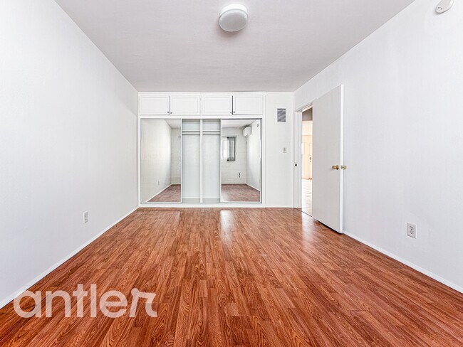 Building Photo - 7959 Romaine St