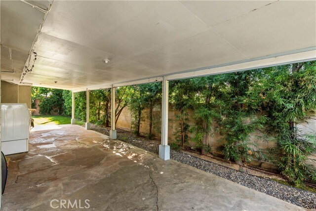 Building Photo - 526 N Emerald Dr