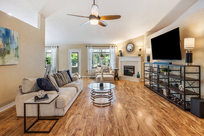 Building Photo - "Coastal Elegance Awaits: Spacious 4-Bed Oasis with $400.00 Off First Full Months Rent!"