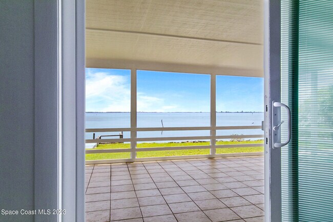 Building Photo - 7810 S Tropical Trail