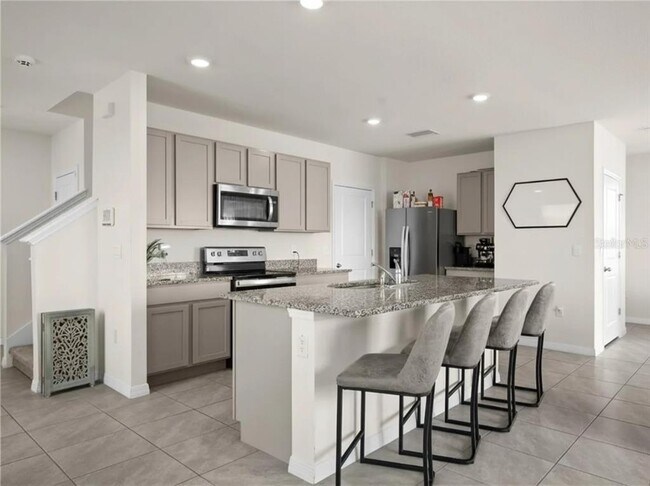 Building Photo - 17046 Oval Rum Dr