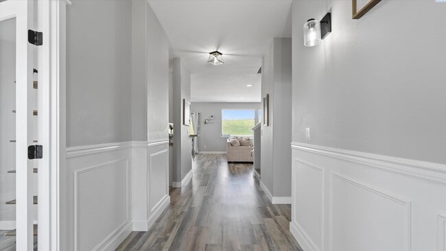 Building Photo - Small Town Charm with Big City Benefits