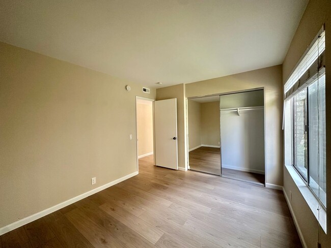 Building Photo - Newly Remodeled 2 Bedroom 2 Bath Near UTC ...