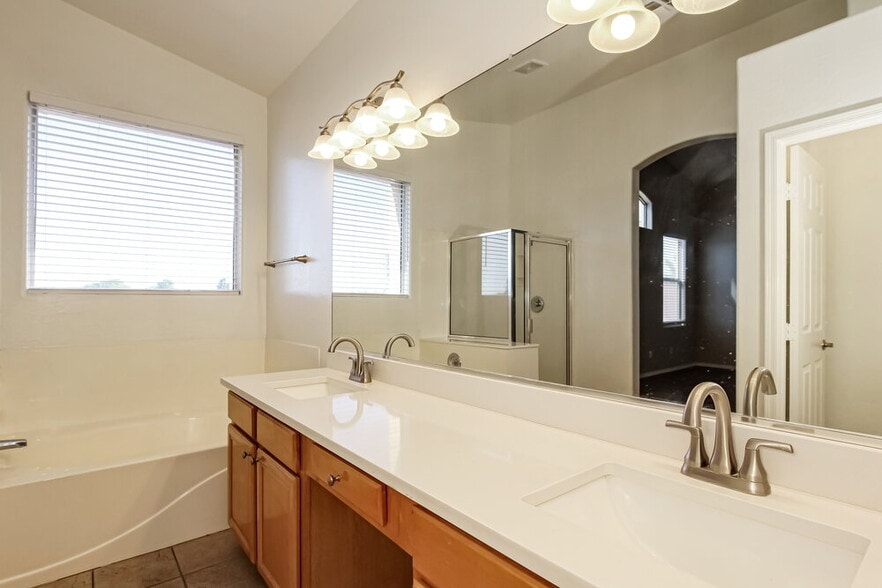 Building Photo - 1925 N 110th Ave