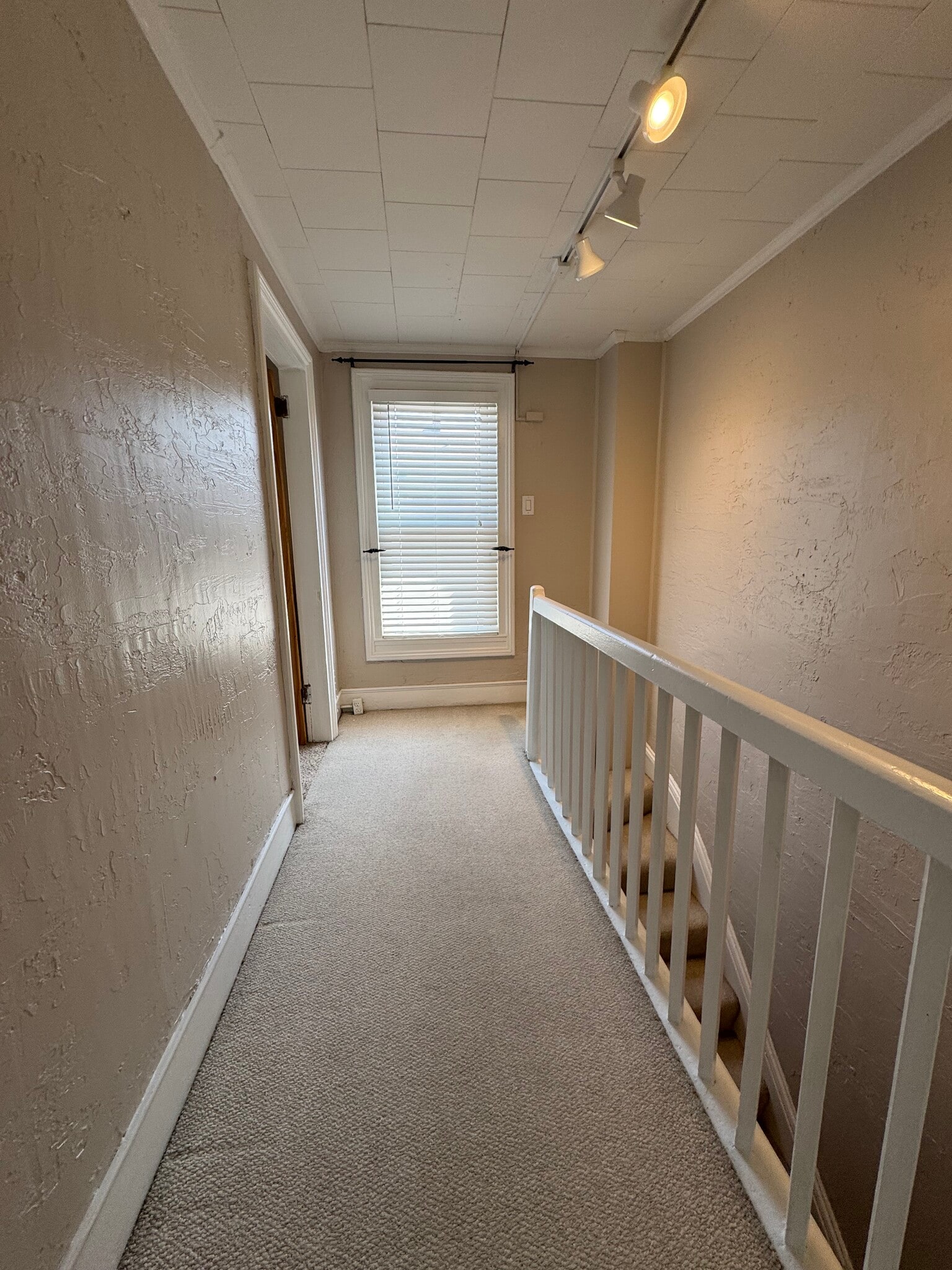 Building Photo - 1402 S State St