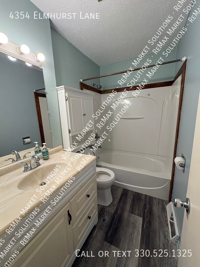 Building Photo - 4354 Elmhurst Dr