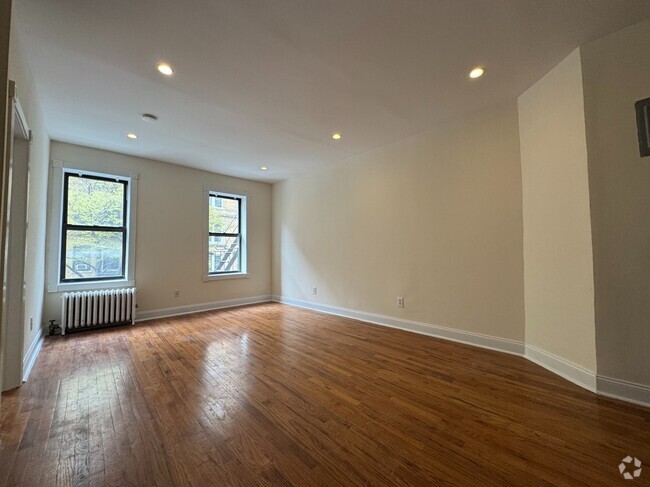 Building Photo - 20 Magaw Pl
