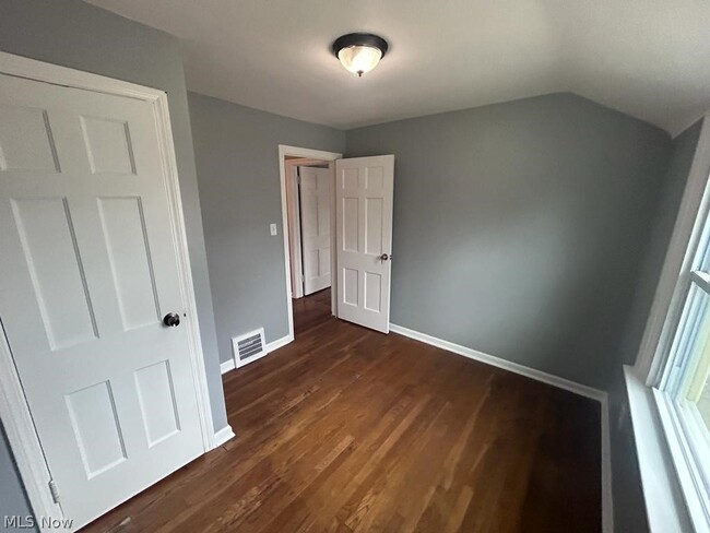 Building Photo - 4843 Westbourne Rd