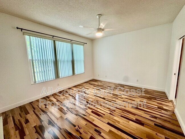 Building Photo - 419 Mayfair Dr