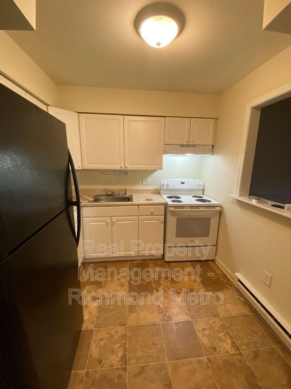 Building Photo - 5500 Stella Rd