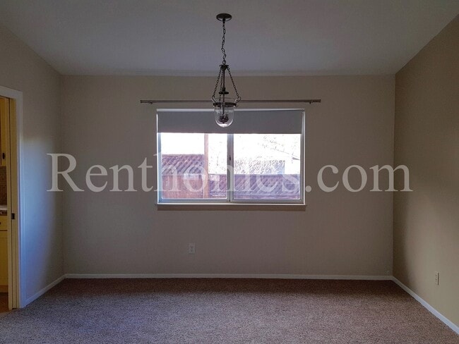 Building Photo - 9929 Via De Oro