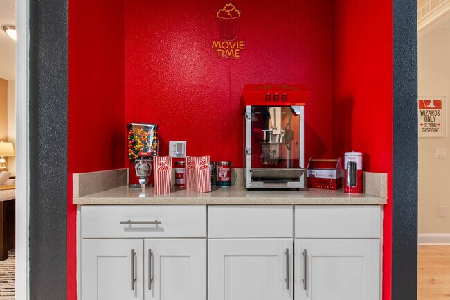 Building Photo - 421 Burma St