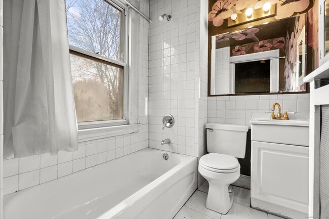 Building Photo - 29 Abner St