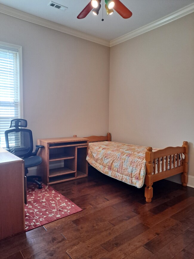 Building Photo - 12170 Inglecrest Ln