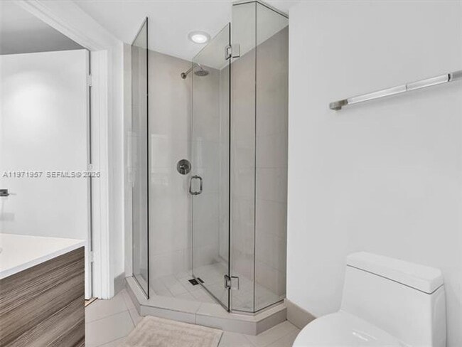 Building Photo - 121 NE 34th St