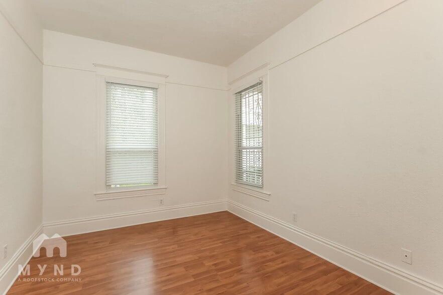 Building Photo - 612 1/2 15th St