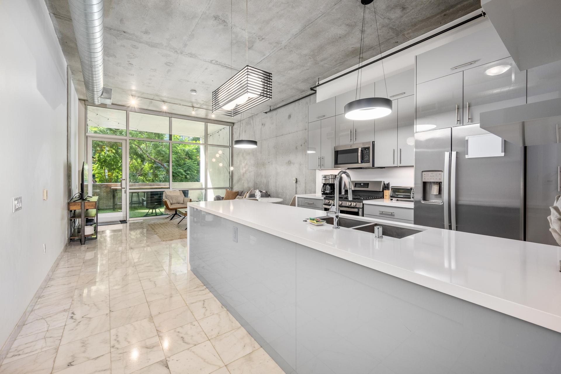 Building Photo - 1025 Island Ave