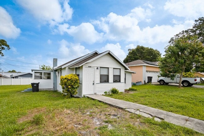 Building Photo - Won't Last! Apply NOW!  App fee REDUCED $25 ASAP $1995 3br/1bath CUTE House w/ HUGE YARD