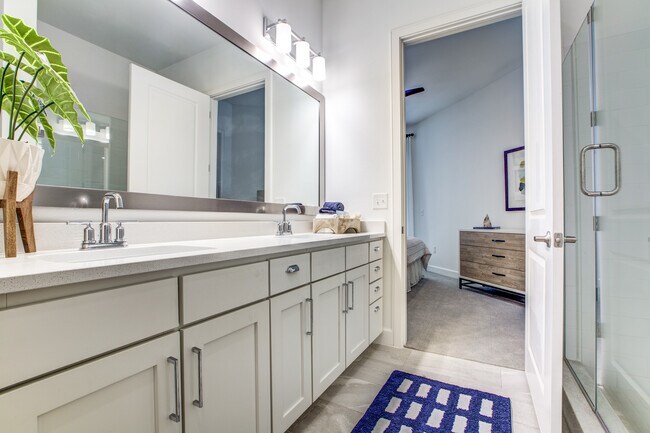 Building Photo - Move-In Special: One Month Free!