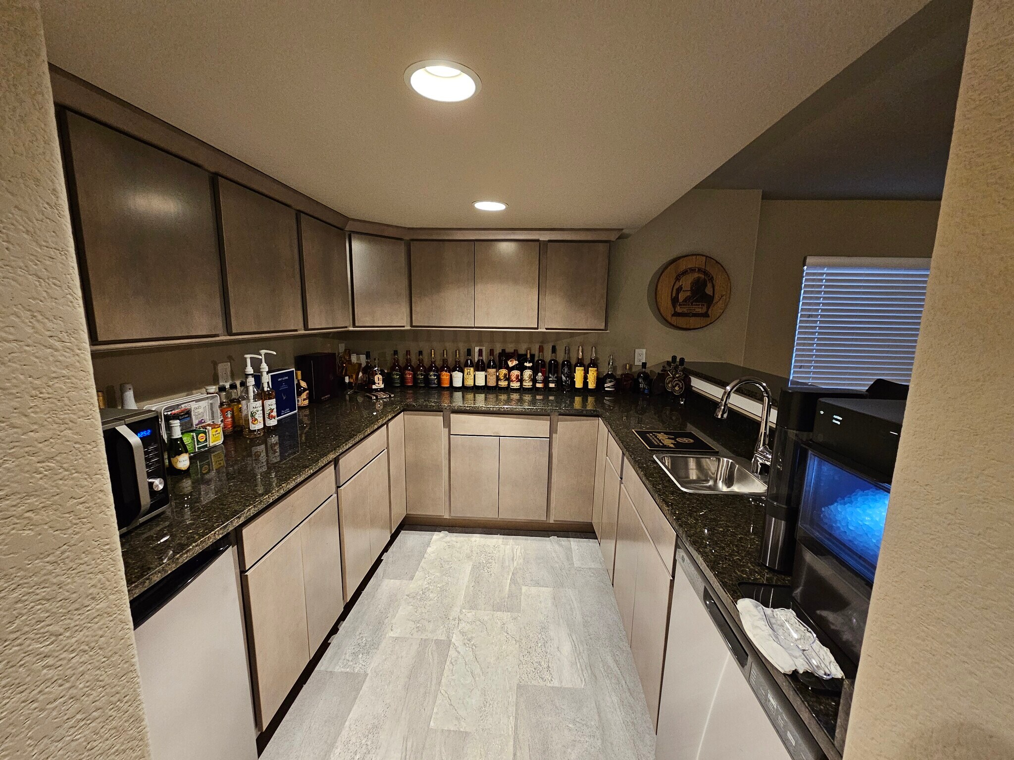 Building Photo - 10043 Hannaway Dr