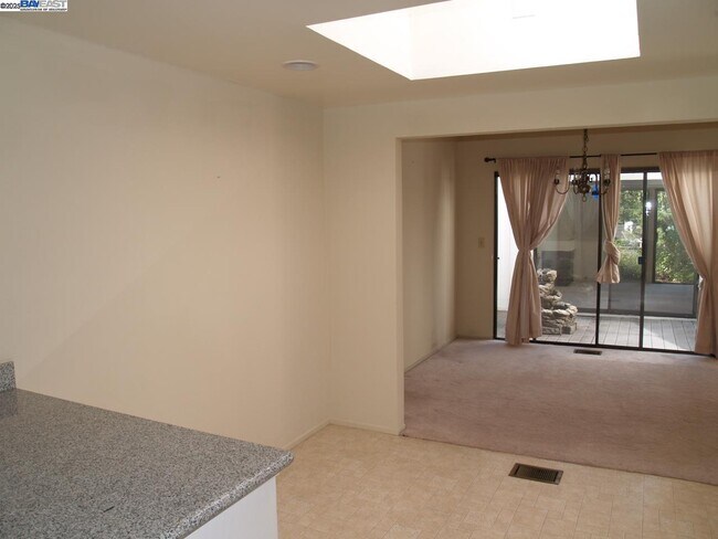 Building Photo - 515 Rolling Hills Ln