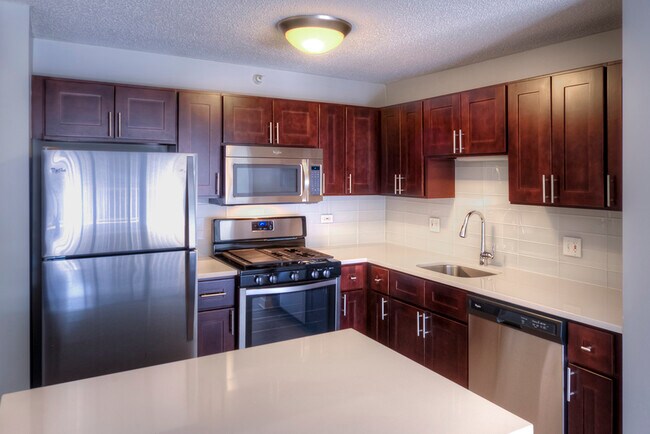 Building Photo - 530 N State St