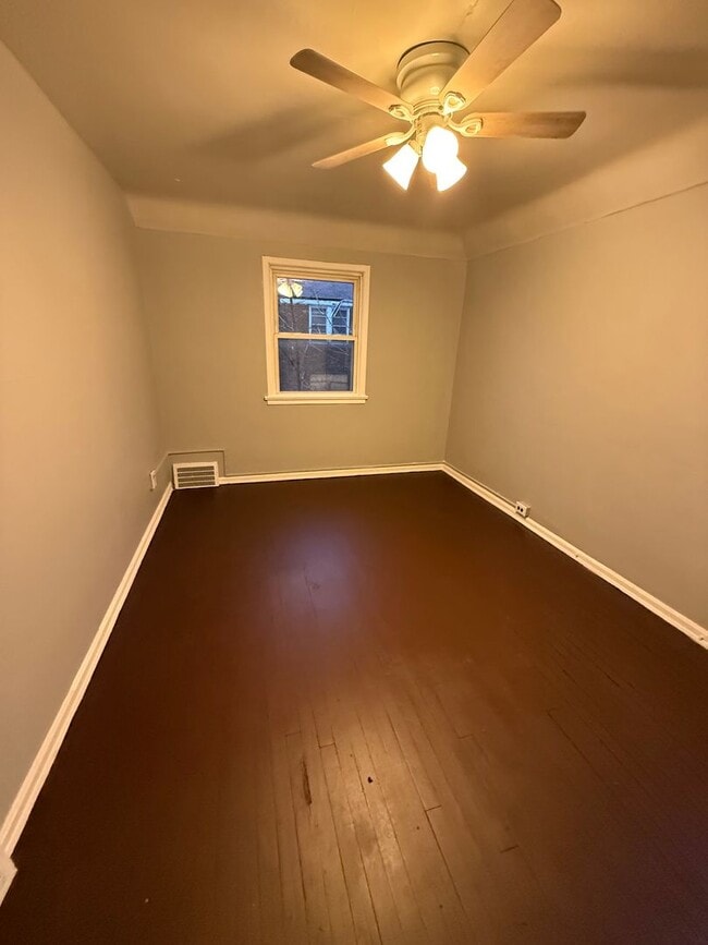 Building Photo - 3bd Single Lee/Harvard Section 8 MOVE-IN SPECIAL FOR PERMANENT VOUCHERS