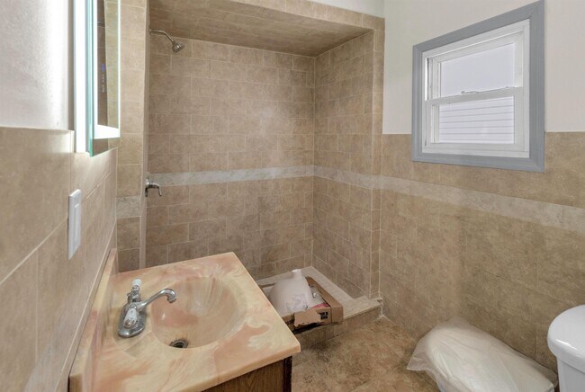 Building Photo - 181-183-183 N 6th St