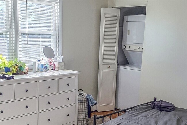 Building Photo - 55 Wedgewood Rd