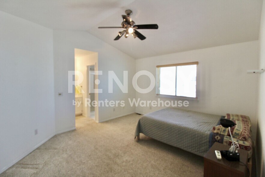 Building Photo - 537 Canyon View Dr