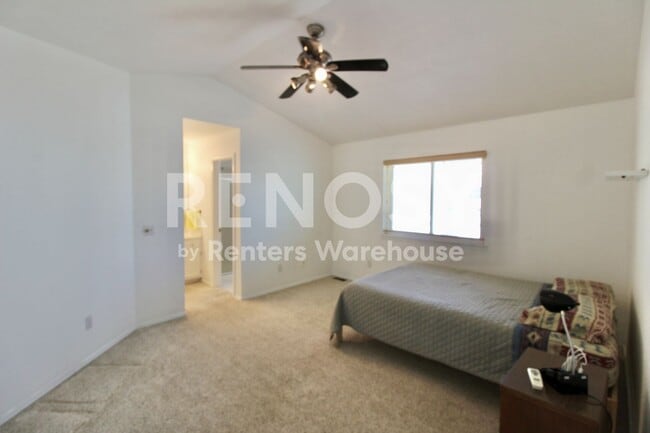 Building Photo - Spectacular views come with this Fantastic Golden Townhome