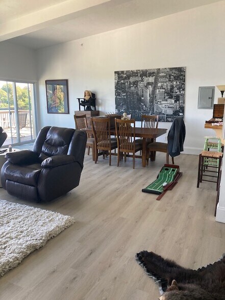 Living toward Dining occupied - 231 Lake Ave
