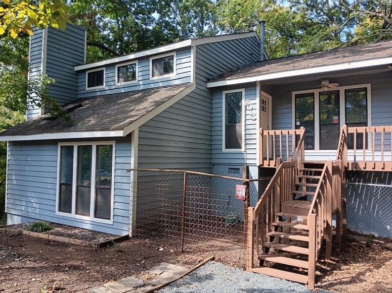 Building Photo - 8015 Tiburon Cir