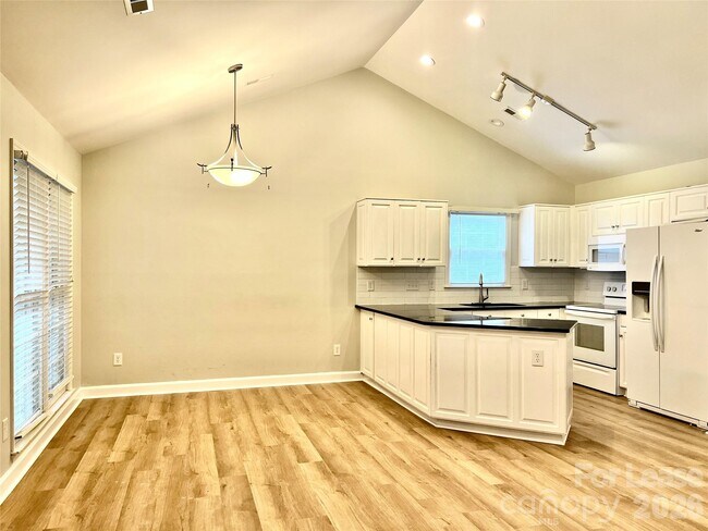 Building Photo - 4409 Stonefield Dr