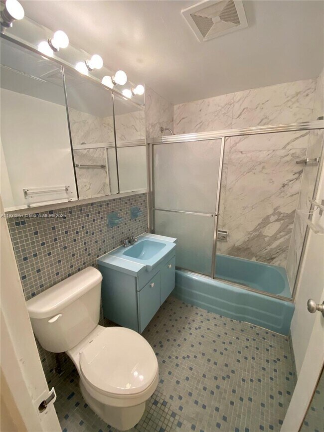 Building Photo - 1408 Brickell Bay Dr