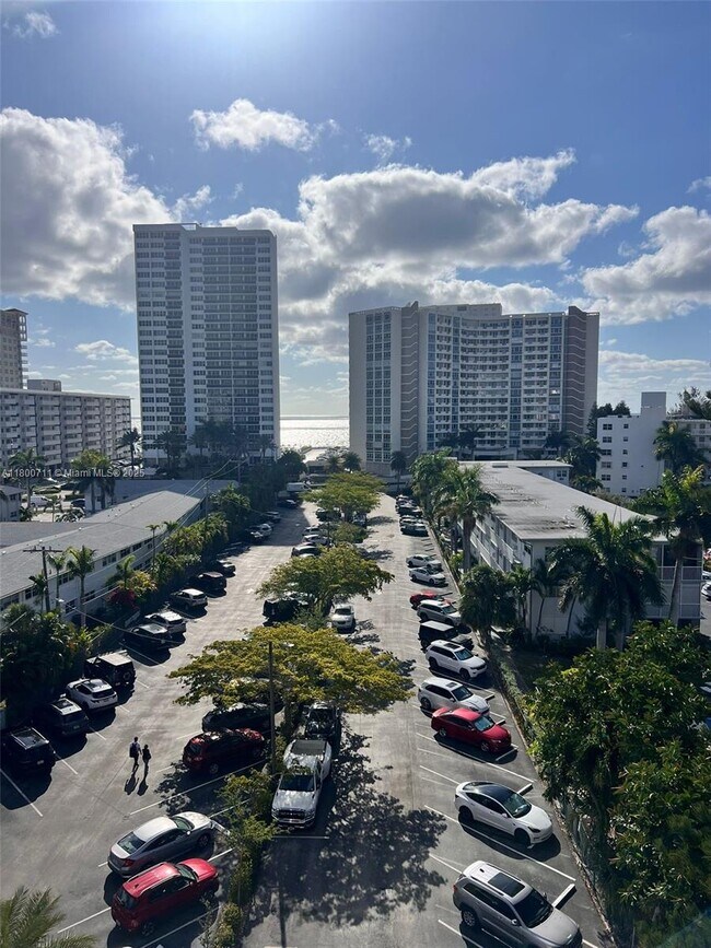 Building Photo - 3161 S Ocean Dr