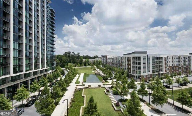 Building Photo - 3481 Lakeside Dr NE