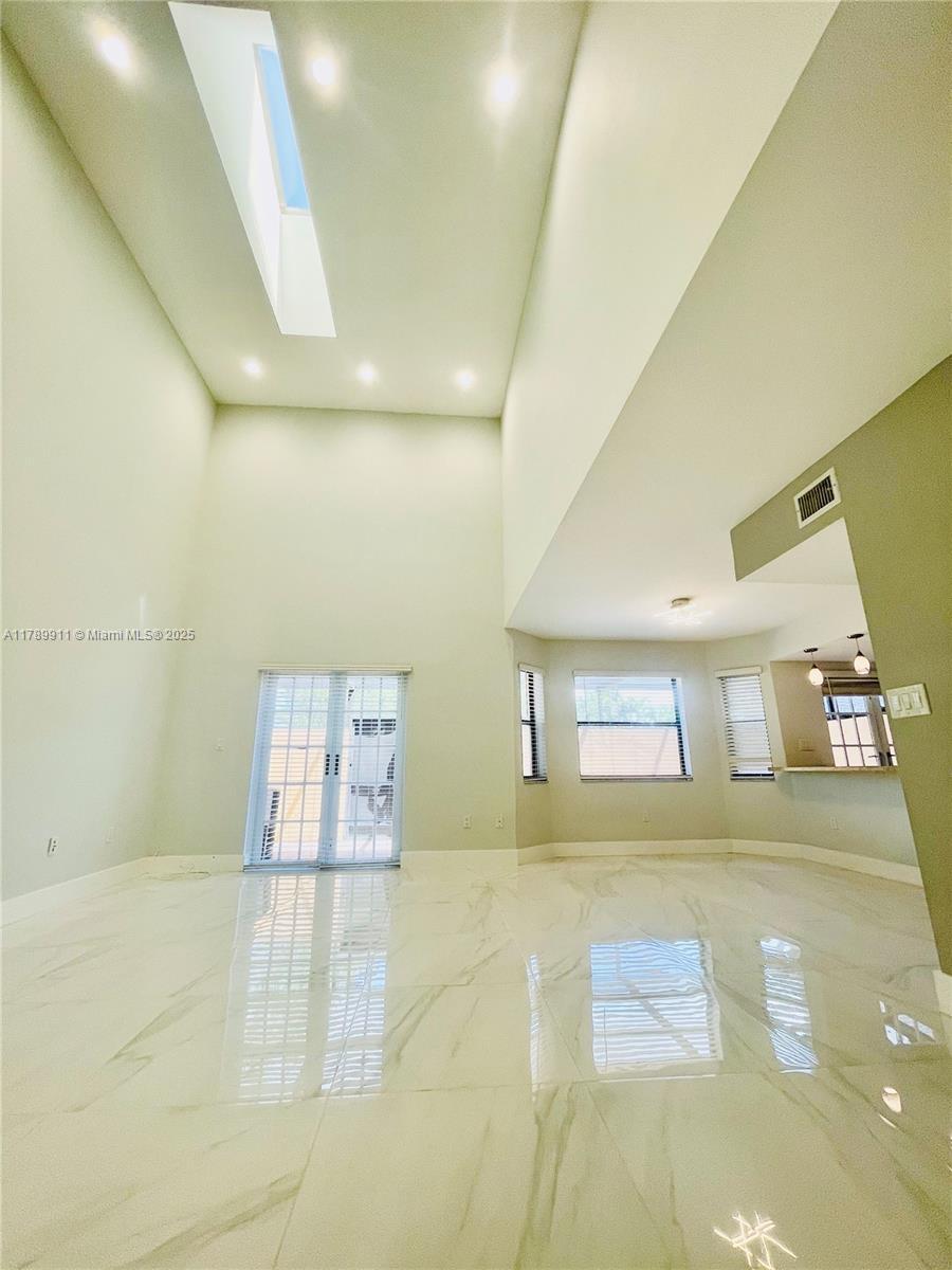 Building Photo - 11325 SW 9th Ct