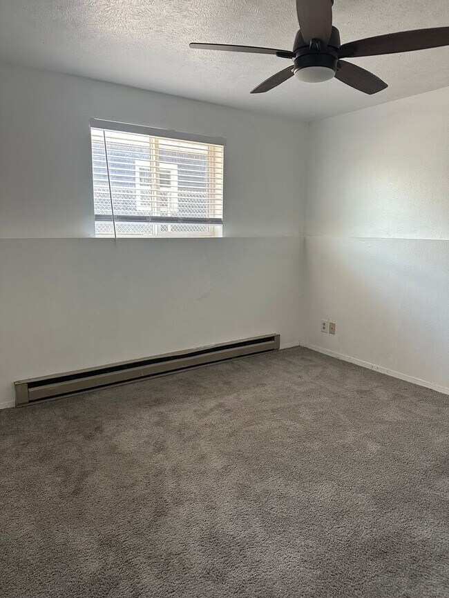 Building Photo - 4905 - York Duplex
