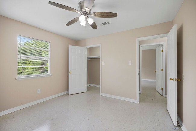 Building Photo - 811 S Olive St