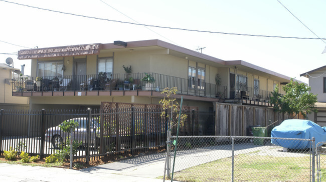 Building Photo - 7209 Holly St