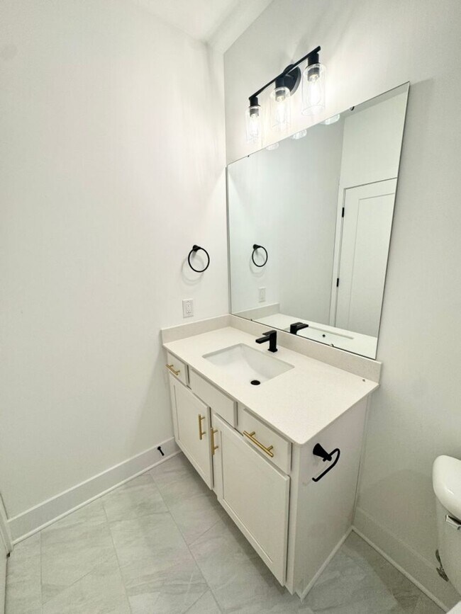 Building Photo - Beautiful NEW 2-Bed, 2- Bath Apartment in Rock Hill!