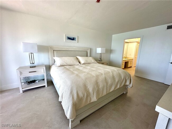 Building Photo - 10951 Gulf Shore Dr