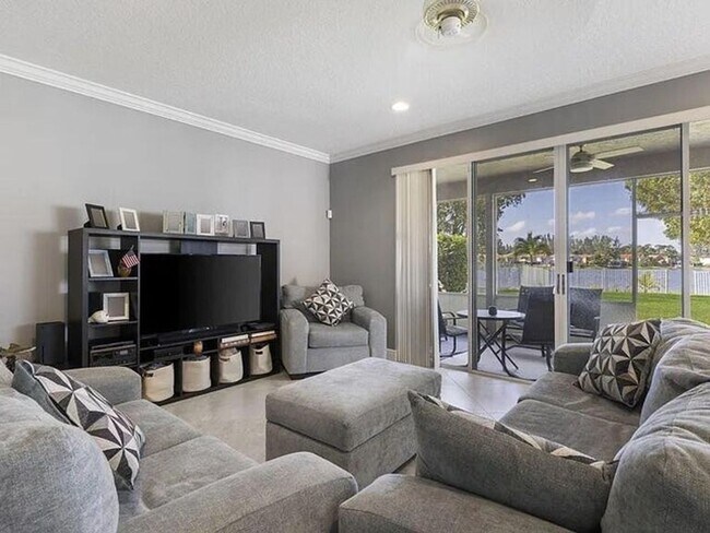 Building Photo - 7782 Hoffy Cir