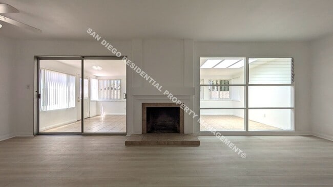 Building Photo - Spacious 3-Bedroom, 2-Bath Home Near the B...
