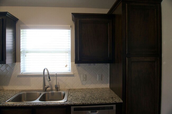 Building Photo - 15416 Hill Branch Rd